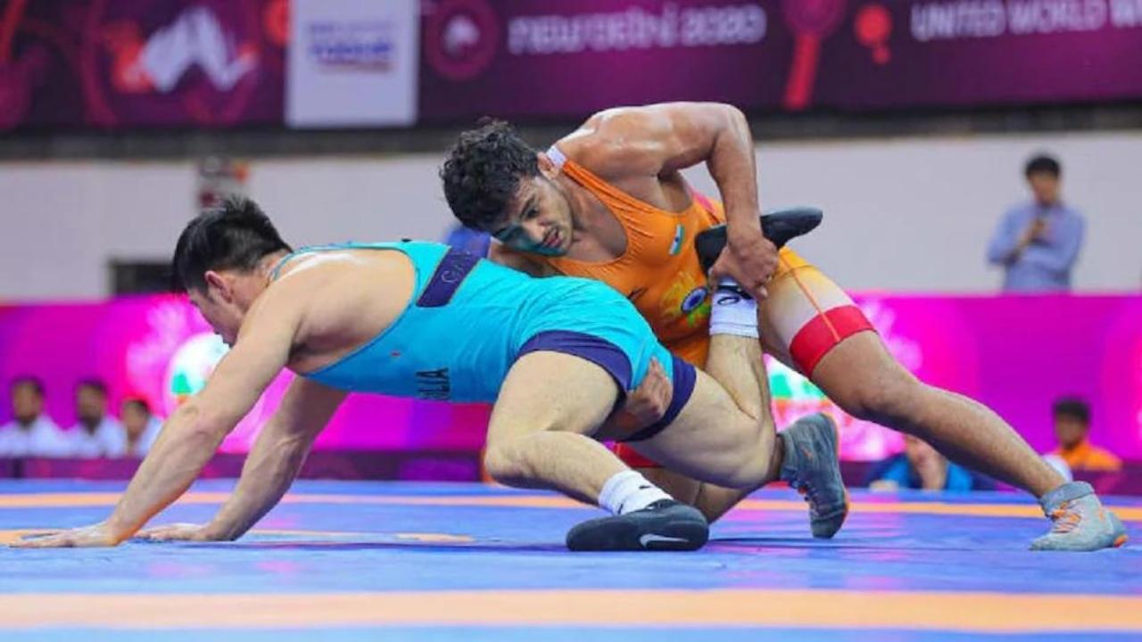 Indian Wrestling