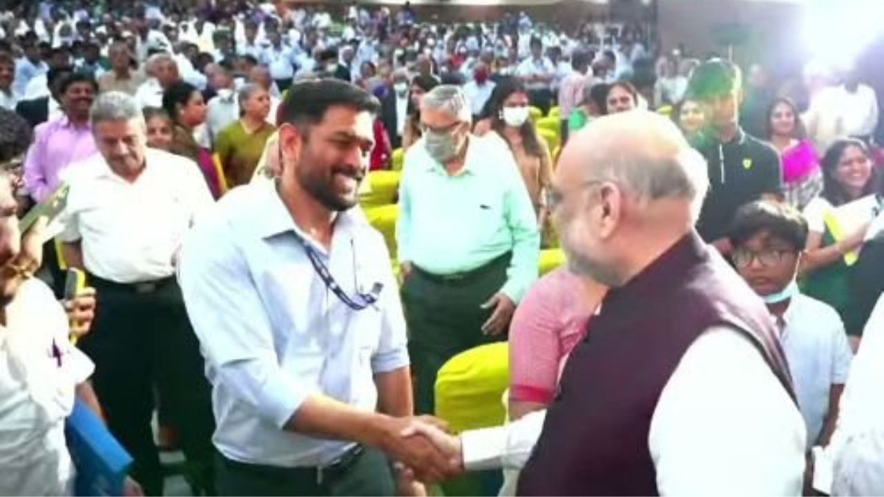 MS Dhoni Going To Join BJP