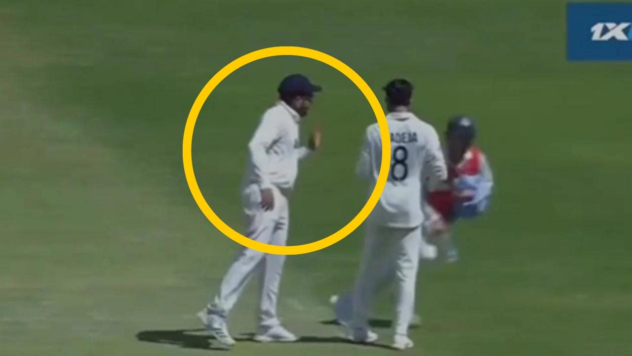 Rohit Sharma Started Slapping Ishan Kishan