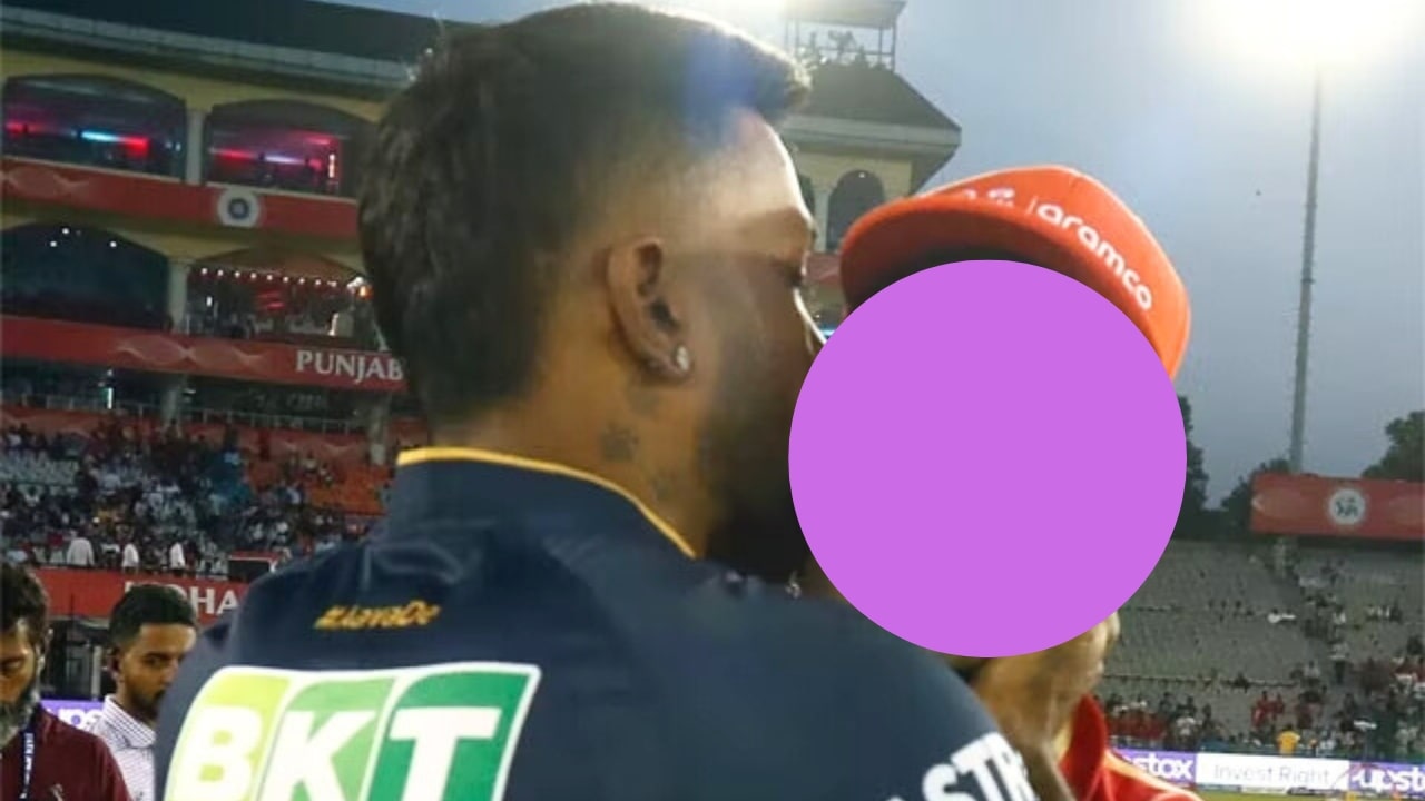 Hardik Pandya Kisses Shikhar Dhawan