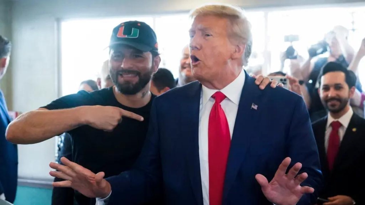Donald Trump Dines With Supporters
