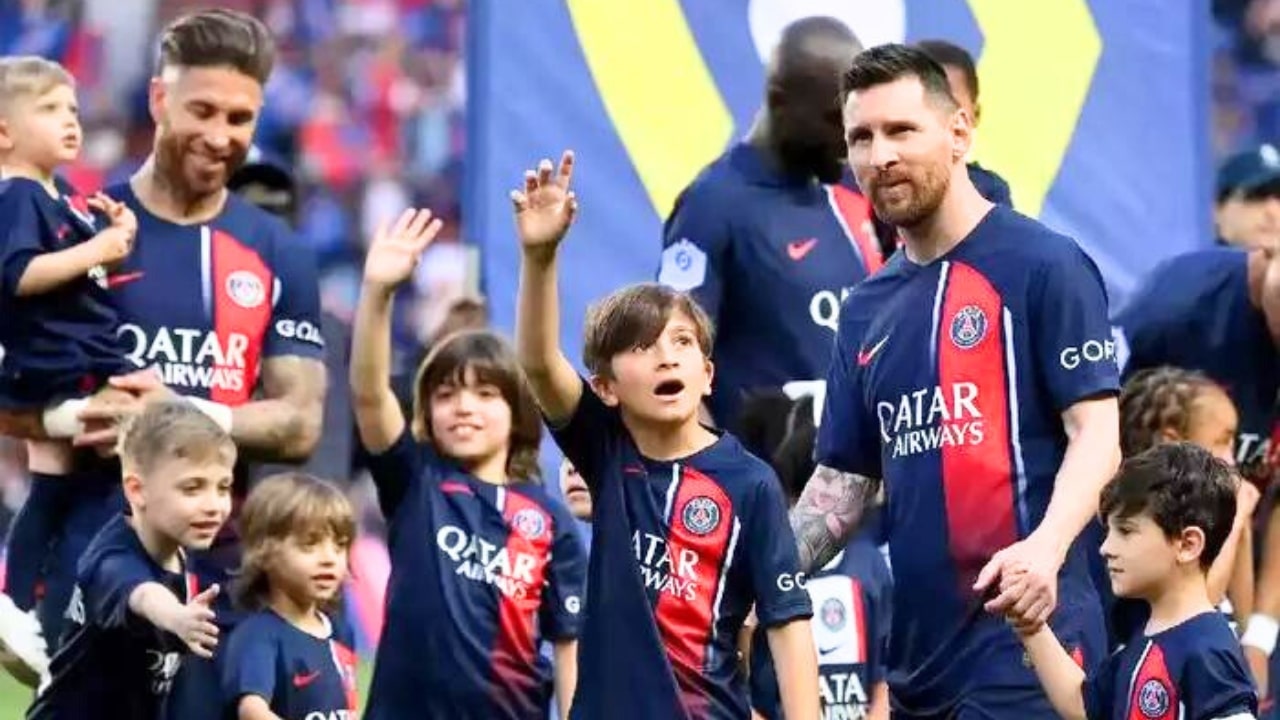 Lionel Messi Left PSG