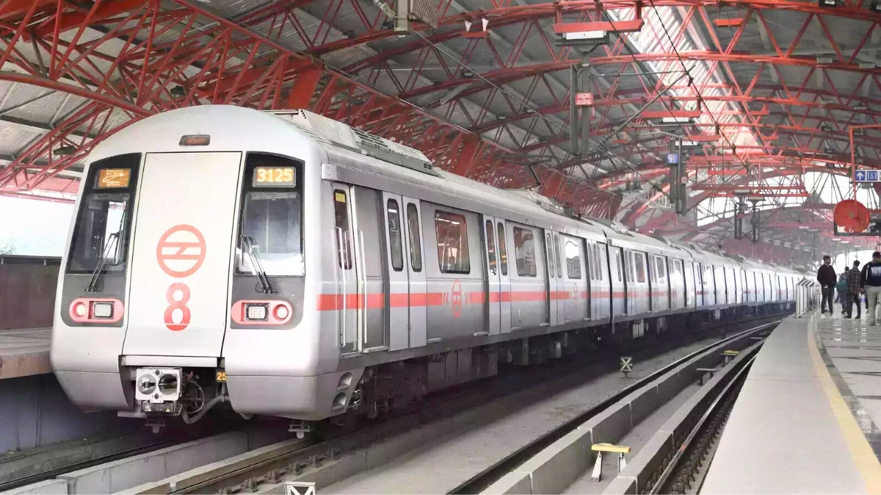 Reels Banned In Delhi Metro