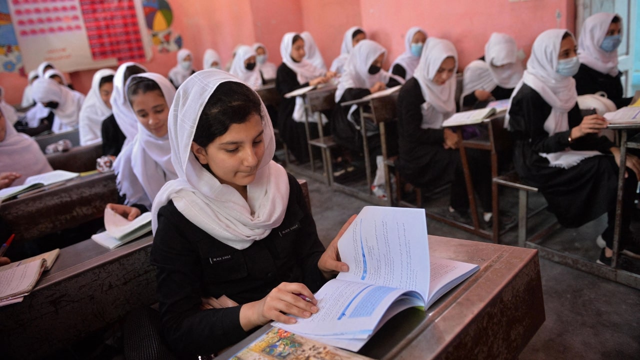Schoolgirls Poisoned In Afghanistan