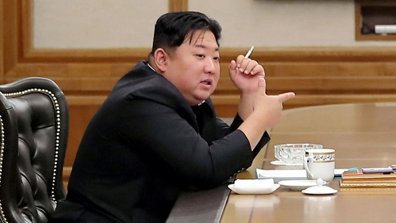 Kim Jong Un Smoking