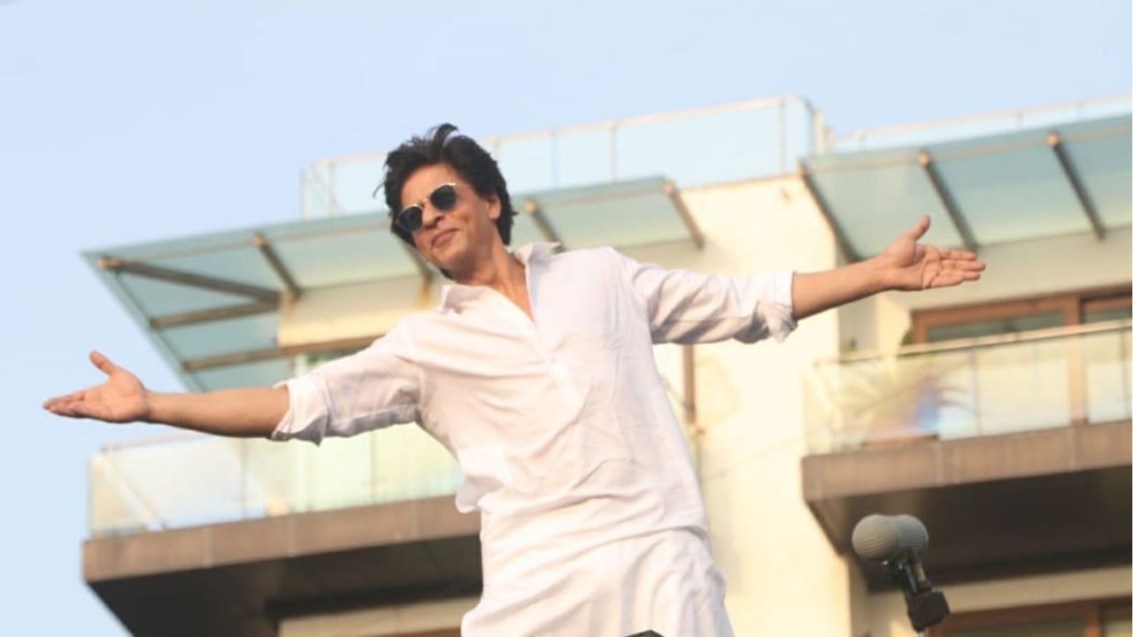 Shah Rukh Khan Pose