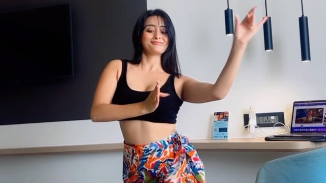 Shweta Mahara Gone Girl Song