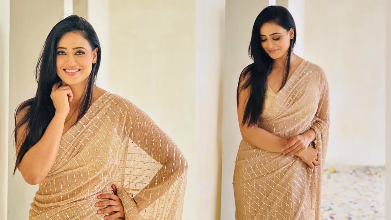 Shweta Tiwari In Shimmery Saree