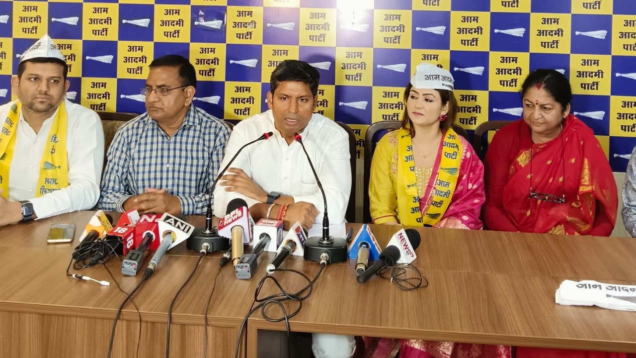 Bigg Boss Fame Gori Nagori Joins AAP