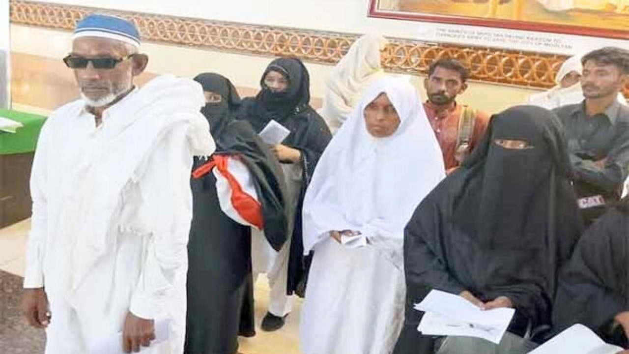 Pakistani Beggars Going To Saudi Arabia
