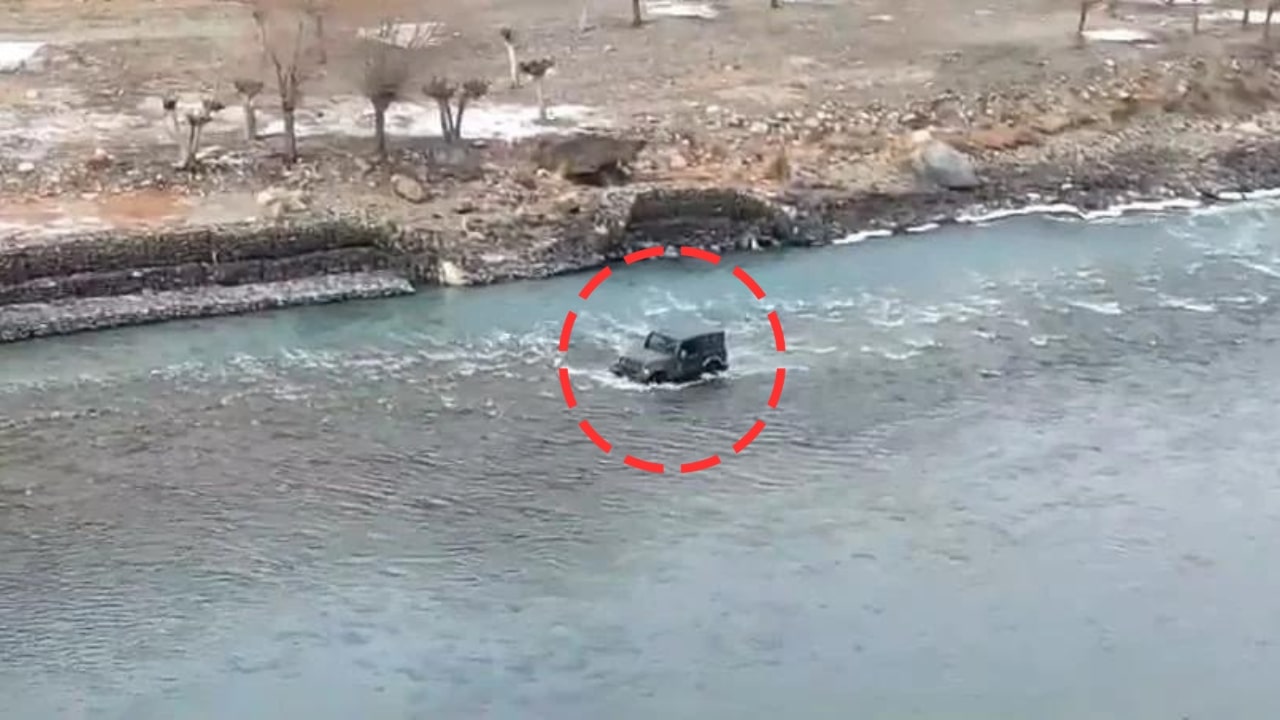 Mahindra Thar River Crossing