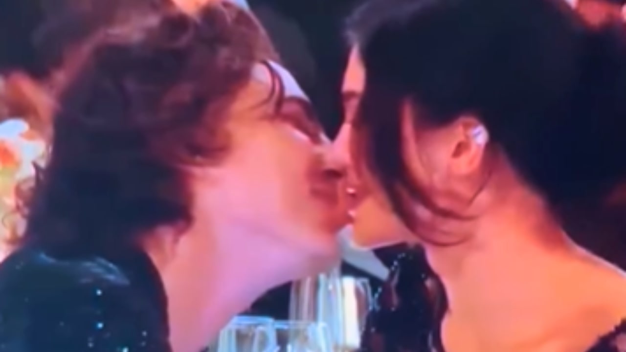 Kylie Jenner Kisses Boyfriend