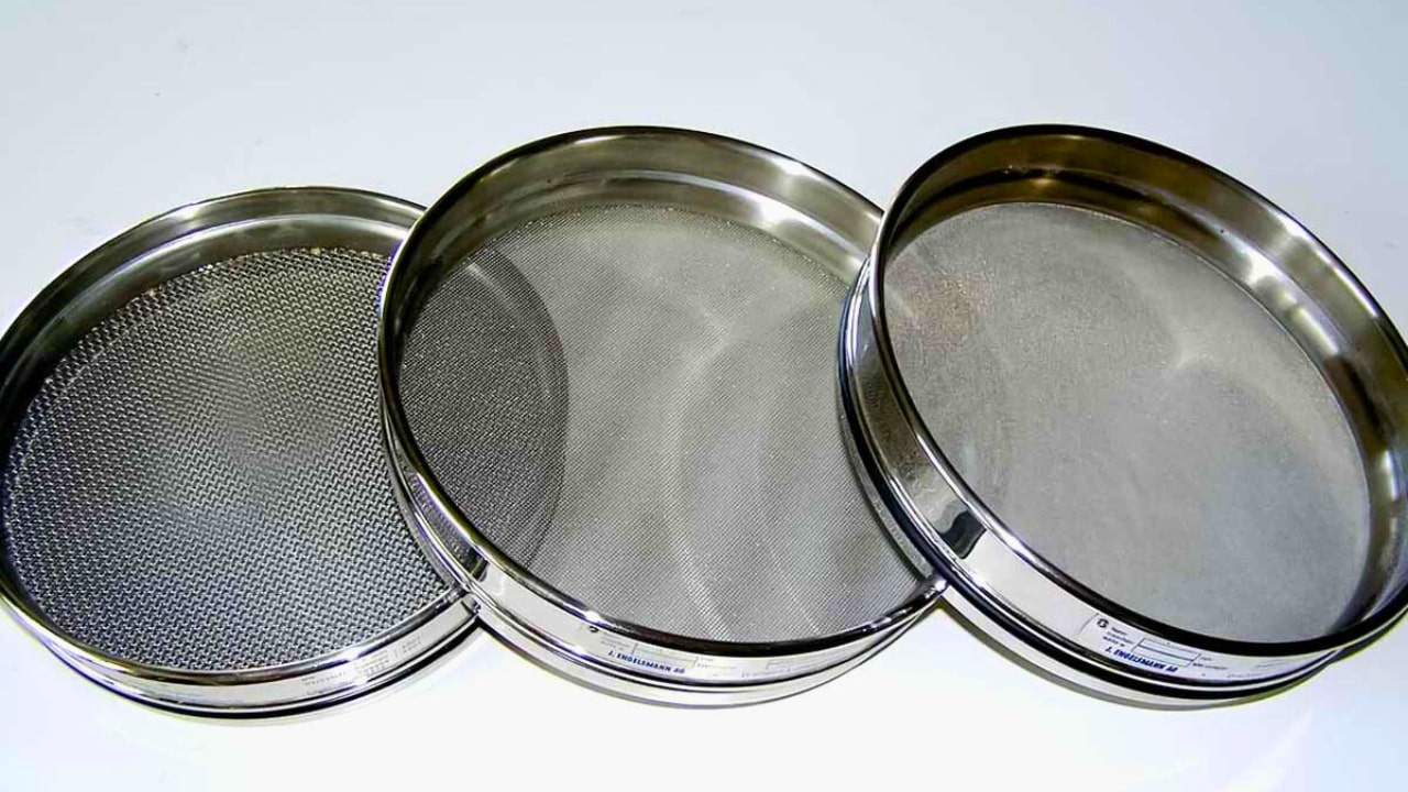 Flour Strainer